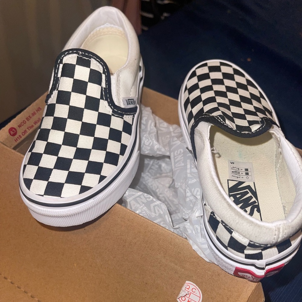 Very gently used vans worn 1x size 11 little kids